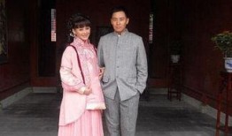 娱乐大爆料姐弟恋,姐弟恋现象走红，明星情侣甜蜜互动引关注